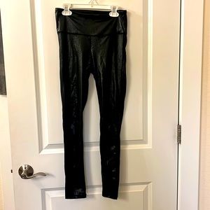 Monob size small, snake skin faux leather leggings, like new!